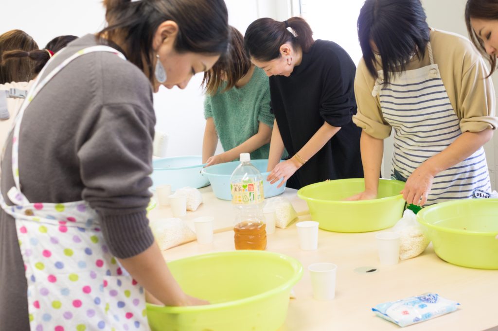 味噌作りの様子